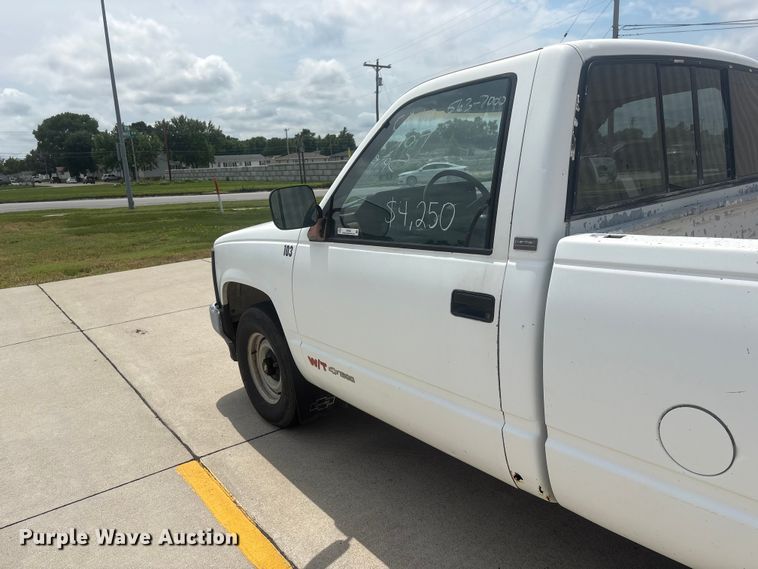 image for item EI5908 1990 Chevrolet C1500 pickup truck