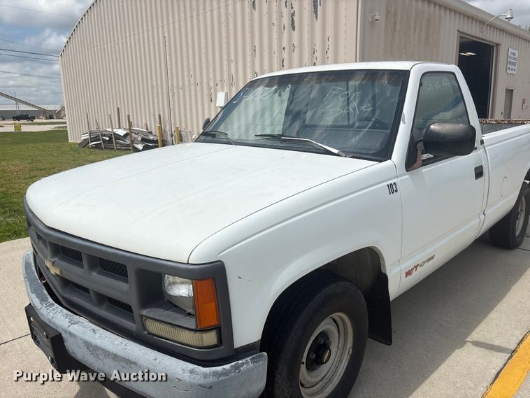 image for item EI5908 1990 Chevrolet C1500 pickup truck