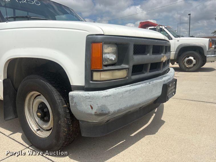 image for item EI5908 1990 Chevrolet C1500 pickup truck