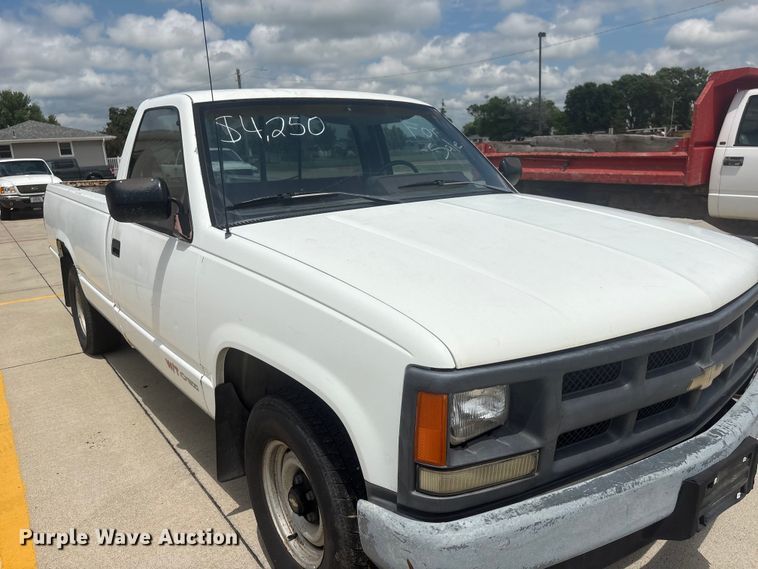image for item EI5908 1990 Chevrolet C1500 pickup truck