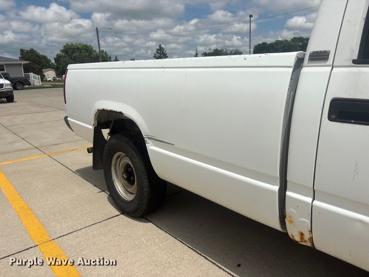 image for item EI5908 1990 Chevrolet C1500 pickup truck