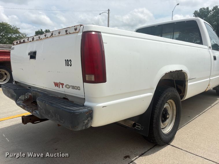 image for item EI5908 1990 Chevrolet C1500 pickup truck