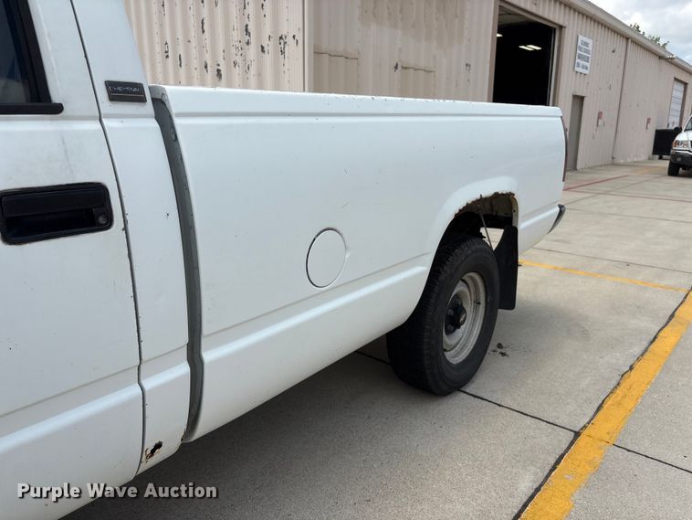 image for item EI5908 1990 Chevrolet C1500 pickup truck