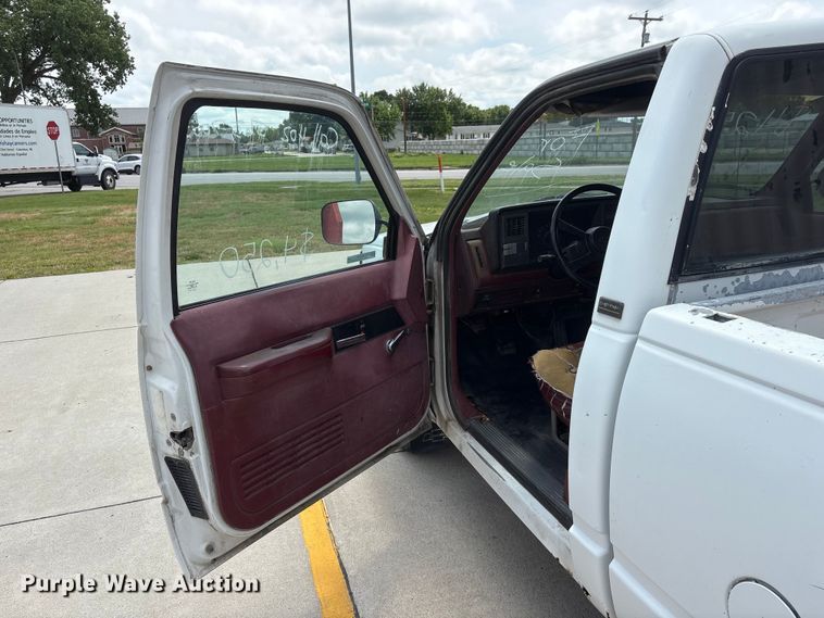 image for item EI5908 1990 Chevrolet C1500 pickup truck