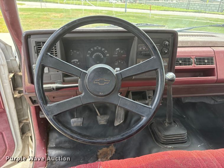 image for item EI5908 1990 Chevrolet C1500 pickup truck