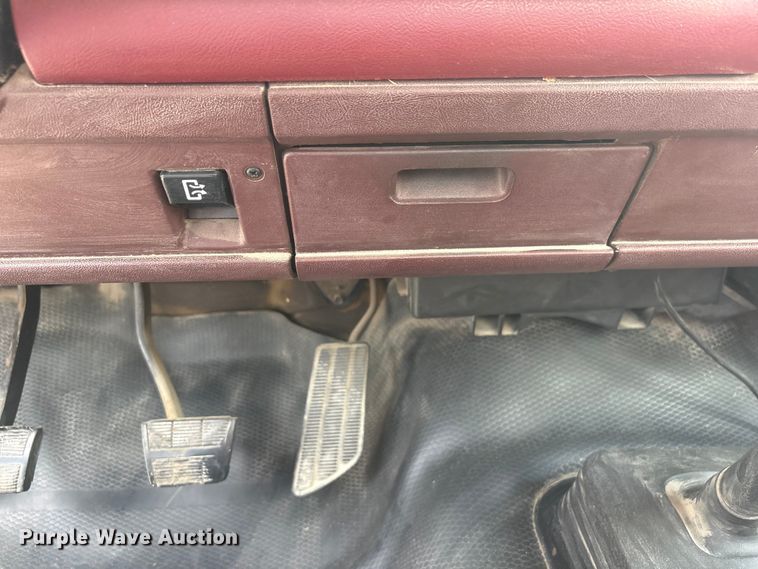 image for item EI5908 1990 Chevrolet C1500 pickup truck