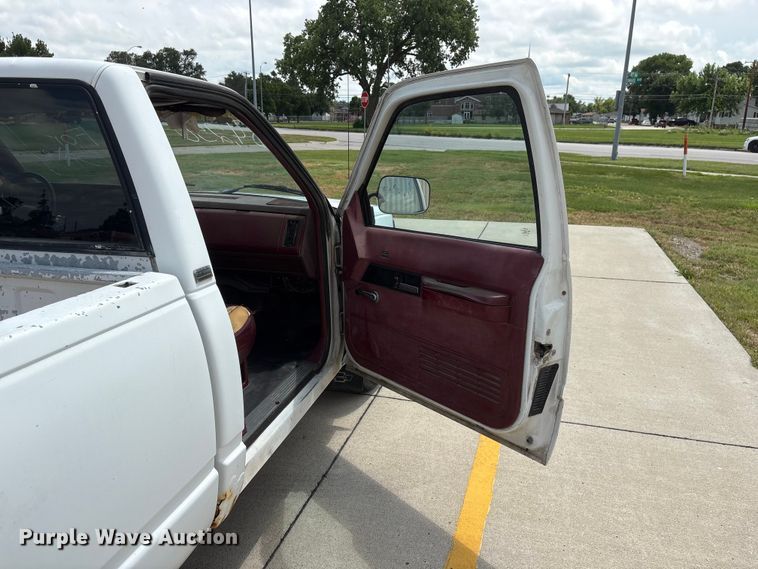 image for item EI5908 1990 Chevrolet C1500 pickup truck