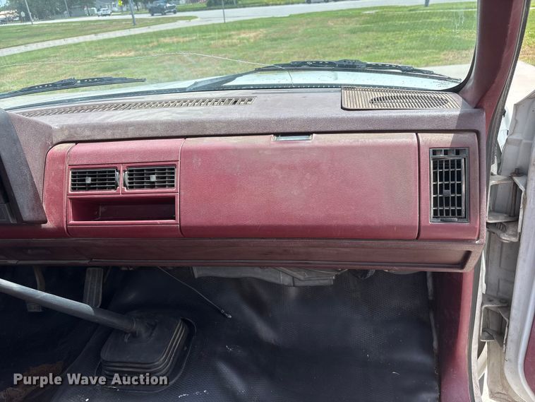 image for item EI5908 1990 Chevrolet C1500 pickup truck