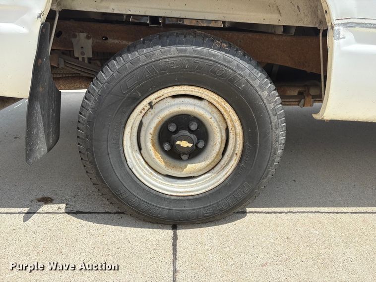 image for item EI5908 1990 Chevrolet C1500 pickup truck