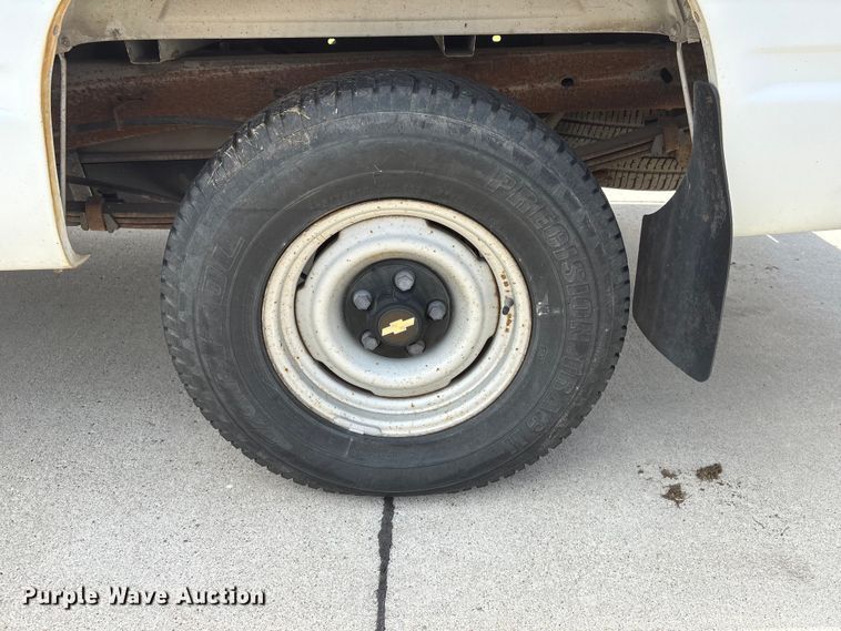 image for item EI5908 1990 Chevrolet C1500 pickup truck