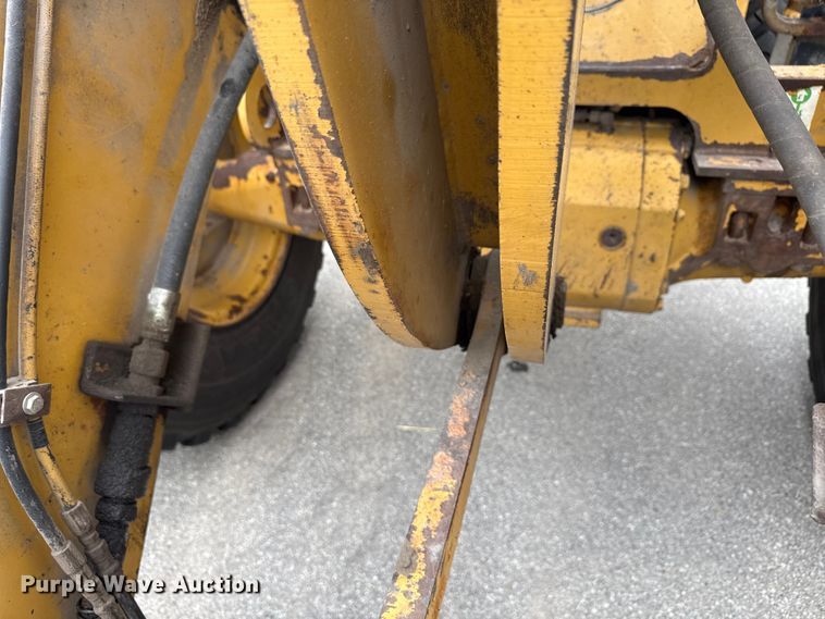 image for item EN3033 2000 Caterpillar 924G wheel loader