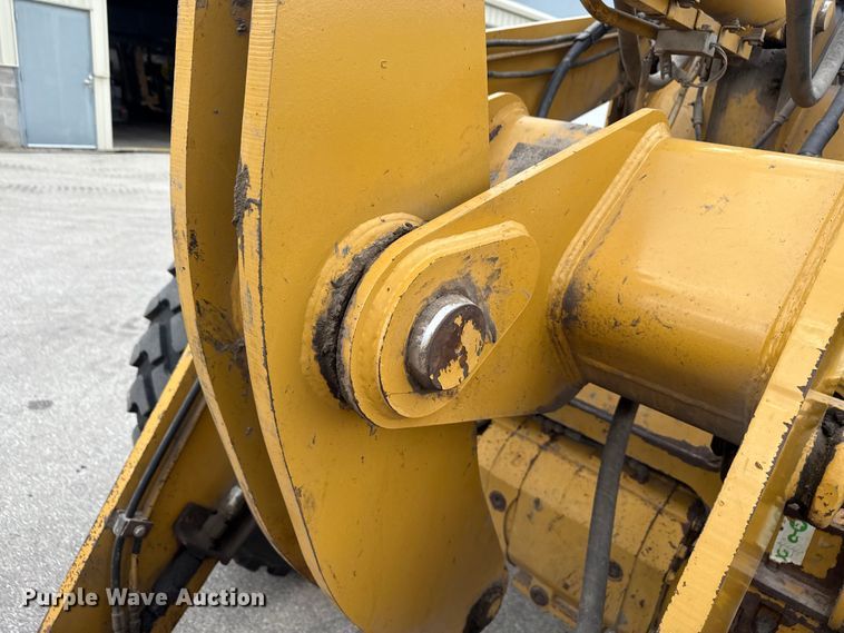 image for item EN3033 2000 Caterpillar 924G wheel loader
