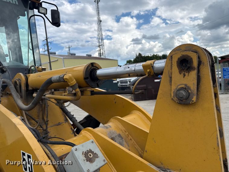 image for item EN3033 2000 Caterpillar 924G wheel loader