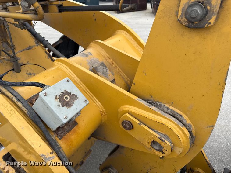 image for item EN3033 2000 Caterpillar 924G wheel loader