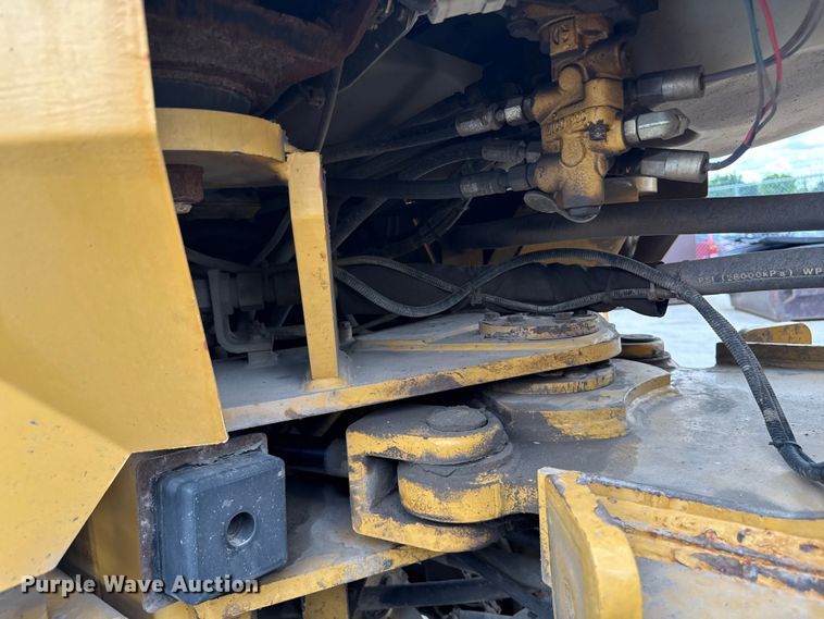 image for item EN3033 2000 Caterpillar 924G wheel loader