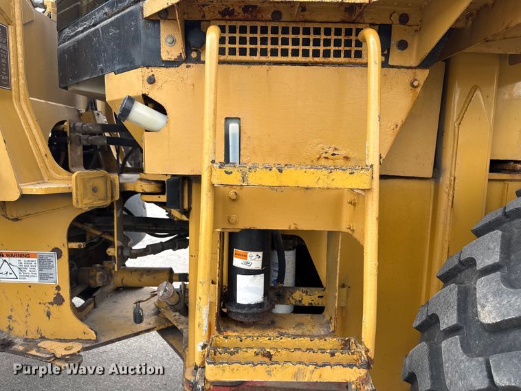 image for item EN3033 2000 Caterpillar 924G wheel loader