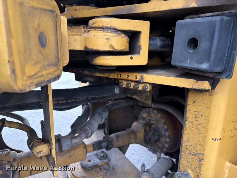 image for item EN3033 2000 Caterpillar 924G wheel loader