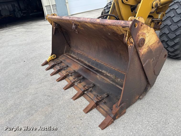 image for item EN3033 2000 Caterpillar 924G wheel loader