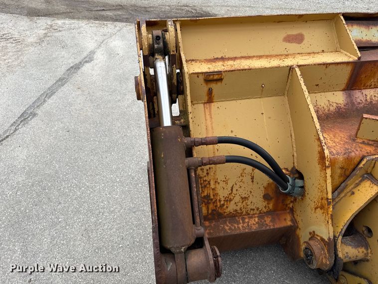 image for item EN3033 2000 Caterpillar 924G wheel loader