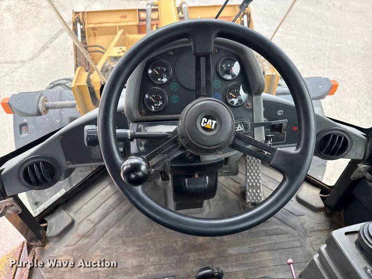 image for item EN3033 2000 Caterpillar 924G wheel loader
