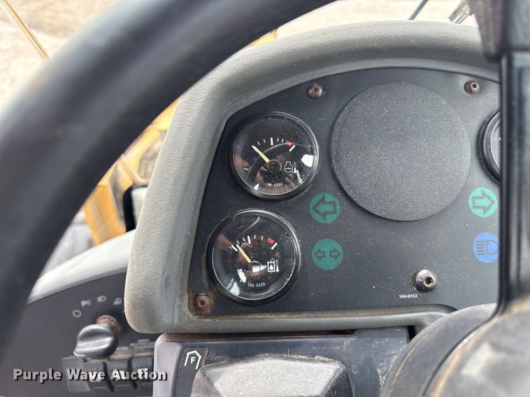 image for item EN3033 2000 Caterpillar 924G wheel loader