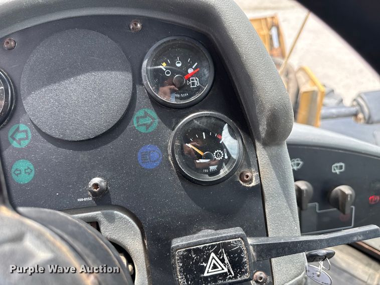 image for item EN3033 2000 Caterpillar 924G wheel loader