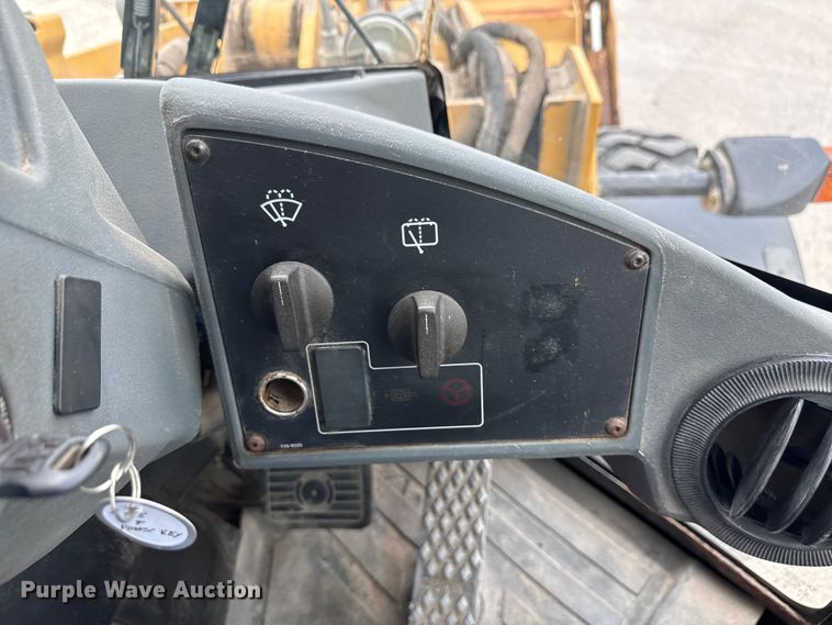 image for item EN3033 2000 Caterpillar 924G wheel loader