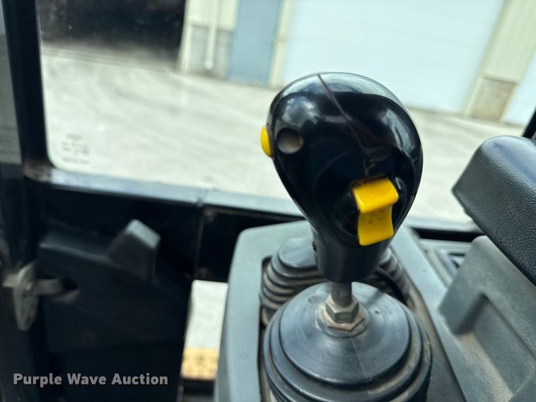 image for item EN3033 2000 Caterpillar 924G wheel loader