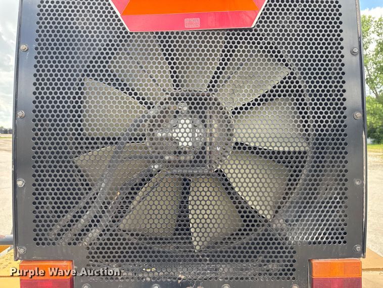 image for item EN3033 2000 Caterpillar 924G wheel loader