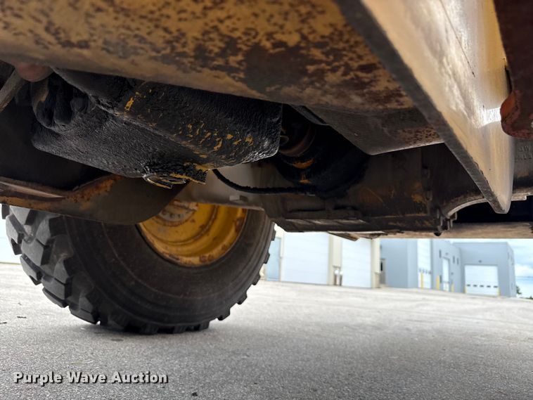 image for item EN3033 2000 Caterpillar 924G wheel loader