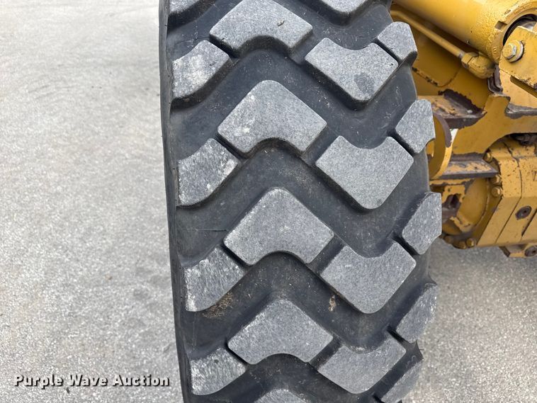image for item EN3033 2000 Caterpillar 924G wheel loader