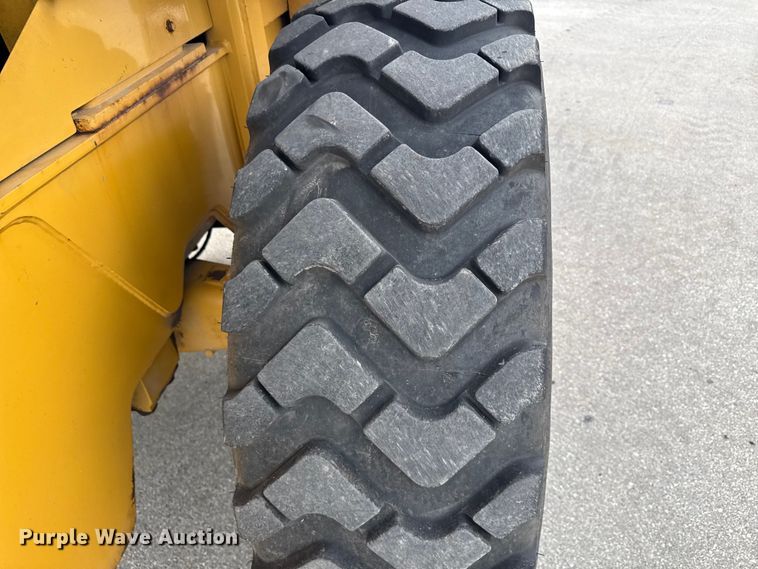 image for item EN3033 2000 Caterpillar 924G wheel loader