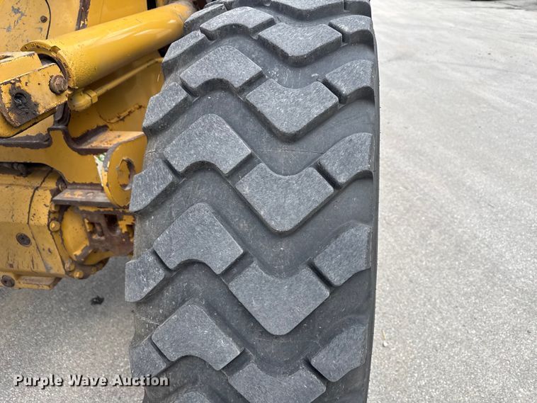 image for item EN3033 2000 Caterpillar 924G wheel loader