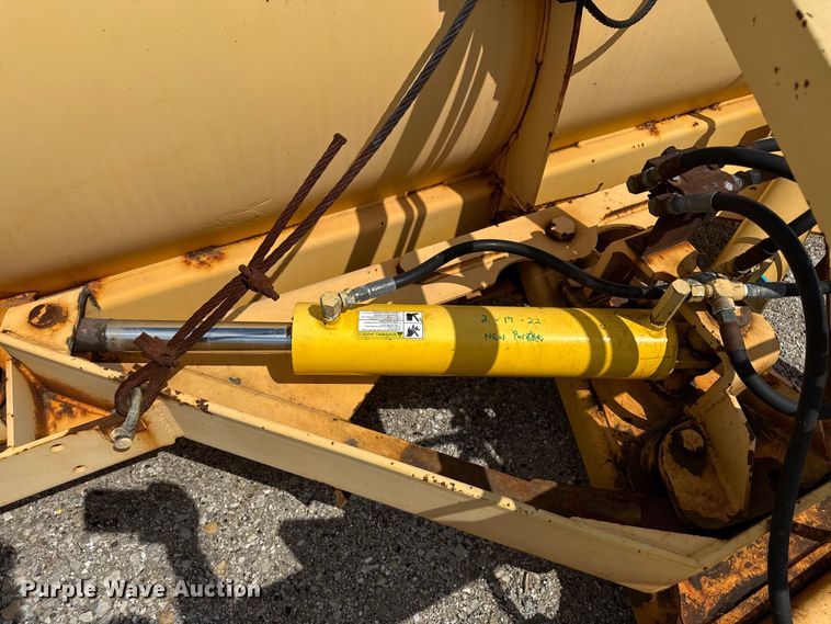 image for item EN3033 2000 Caterpillar 924G wheel loader