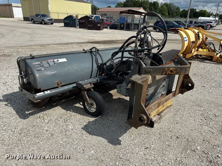 image for item EN3033 2000 Caterpillar 924G wheel loader