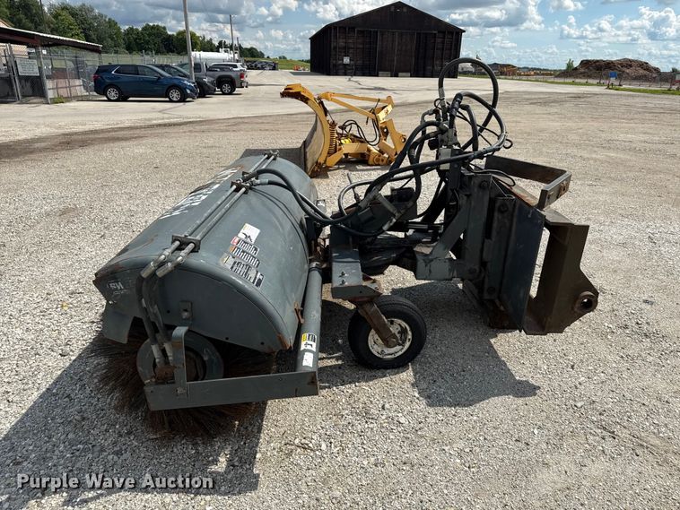 image for item EN3033 2000 Caterpillar 924G wheel loader