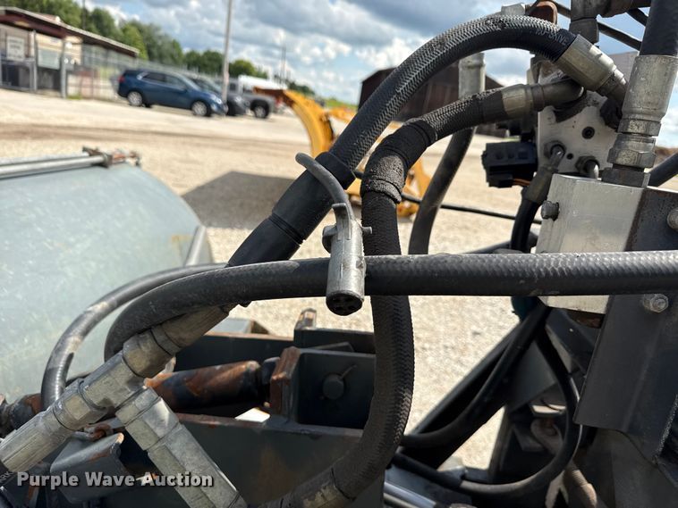 image for item EN3033 2000 Caterpillar 924G wheel loader