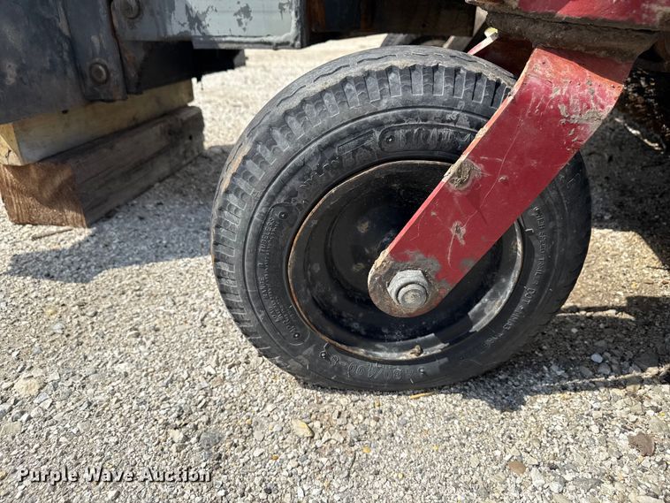 image for item EN3033 2000 Caterpillar 924G wheel loader