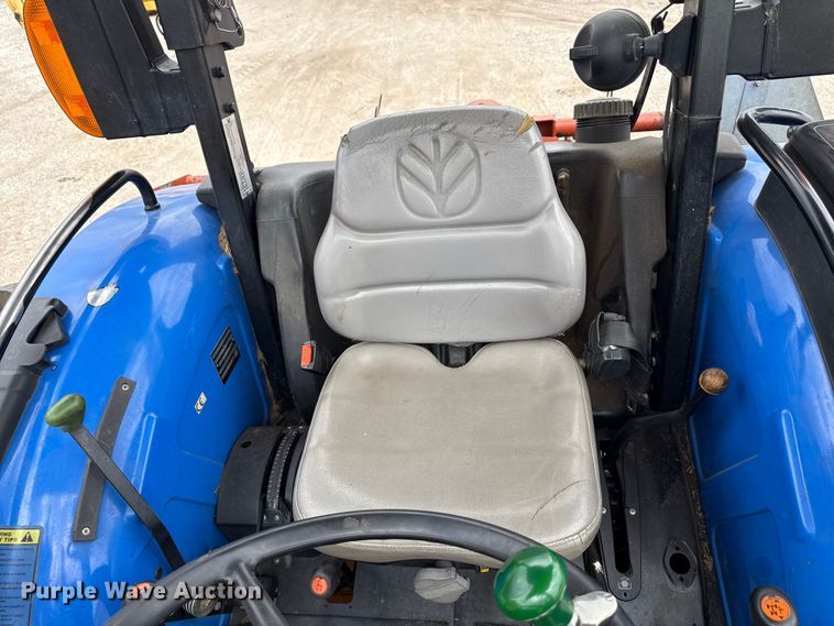 image for item EN3034 2006 New Holland TN70A tractor