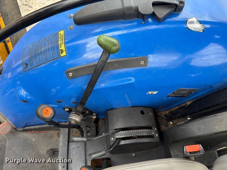 image for item EN3034 2006 New Holland TN70A tractor