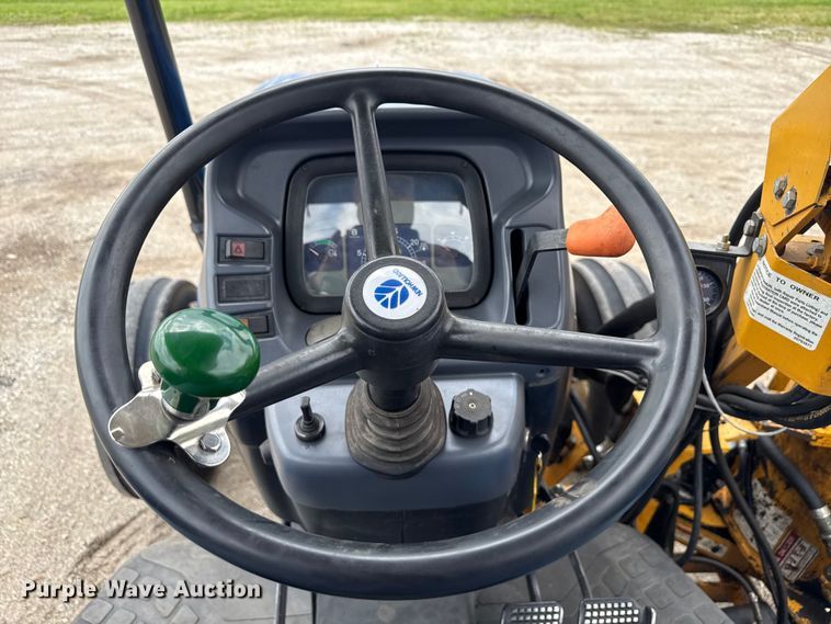 image for item EN3034 2006 New Holland TN70A tractor