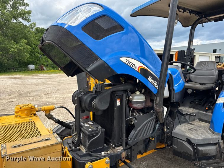 image for item EN3034 2006 New Holland TN70A tractor