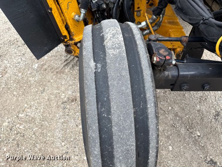 image for item EN3034 2006 New Holland TN70A tractor