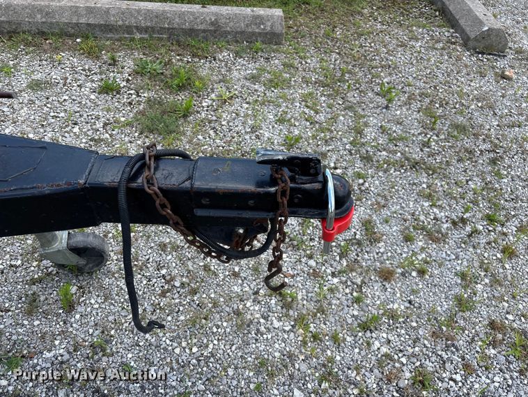 image for item EO4379 1999 Blazer boat