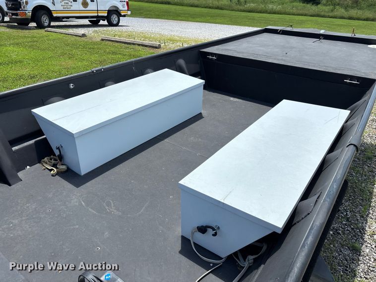image for item EO4379 1999 Blazer boat
