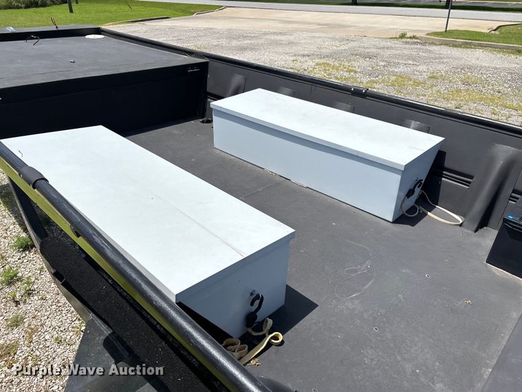 image for item EO4379 1999 Blazer boat