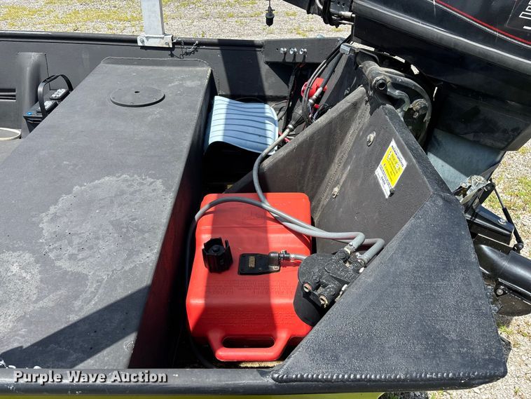 image for item EO4379 1999 Blazer boat