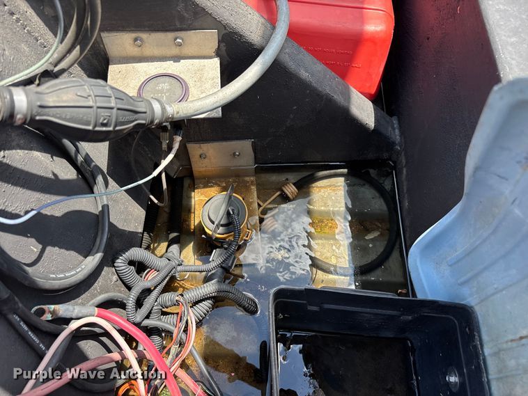 image for item EO4379 1999 Blazer boat