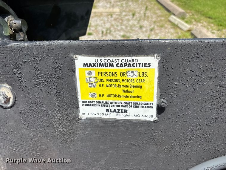 image for item EO4379 1999 Blazer boat