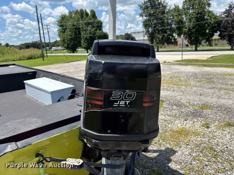 image for item EO4379 1999 Blazer boat